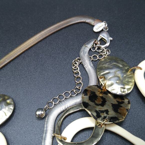 Chico's Loop Animal Print Belt, Hammered Lucite Cream Loops, Snake Chain, 46 In - Picture 3 of 8